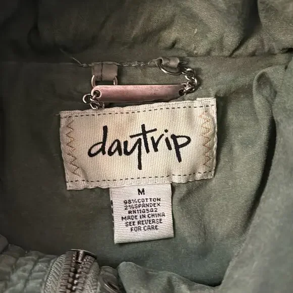 Daytrip Green Army Jacket M Lightweight Boho Cabincore Fisherman Gorpcore Skater - Picture 14 of 15